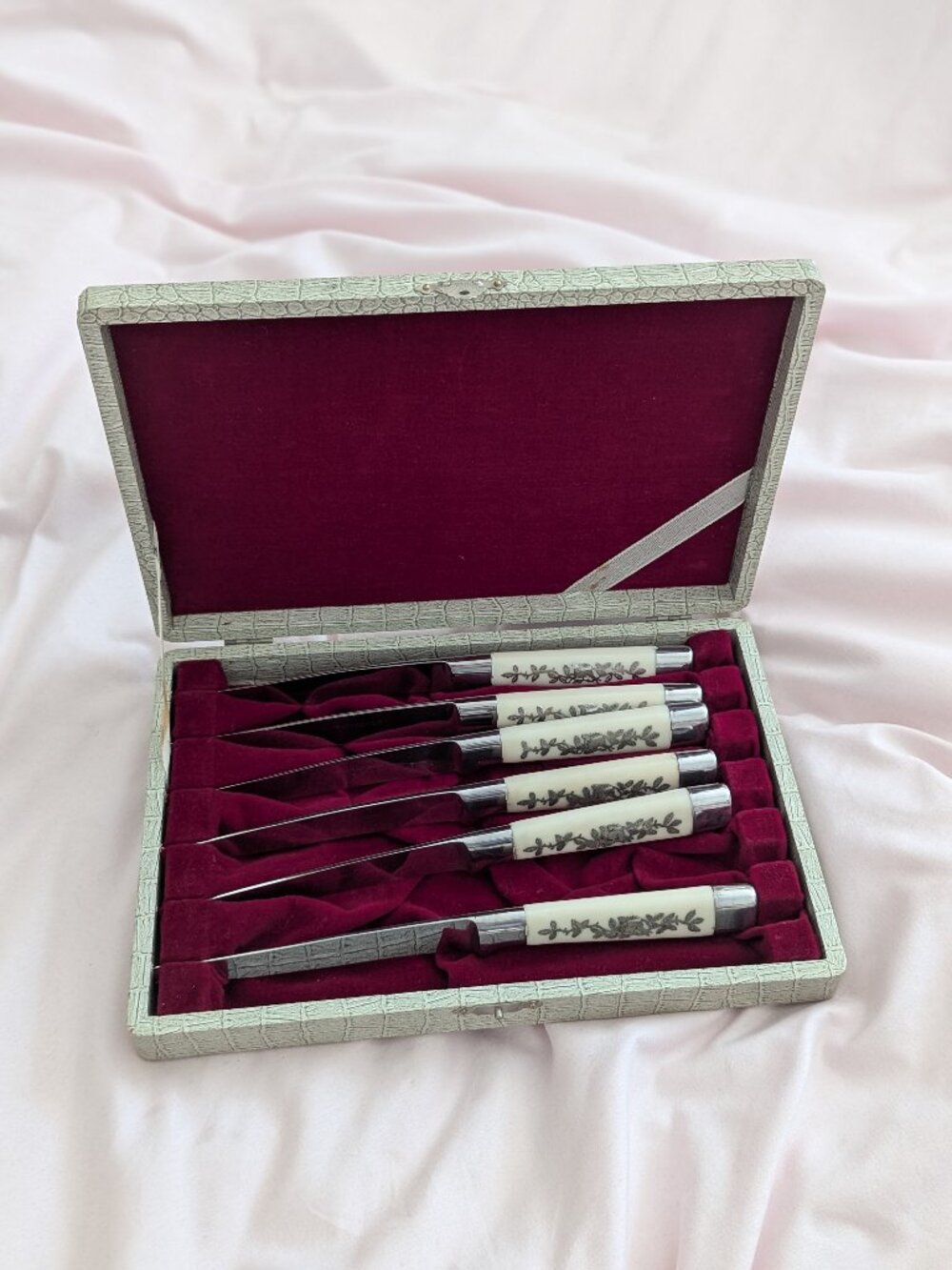 Vintage Japan Floral Stainless Steak Knife Set 6 Box